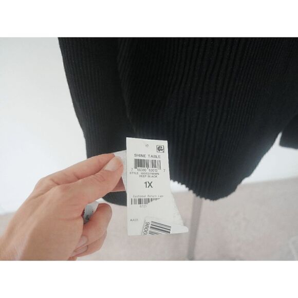 ALFANI Plus Size Ribbed Shine V-Neck Top 1X - Picture 4 of 6